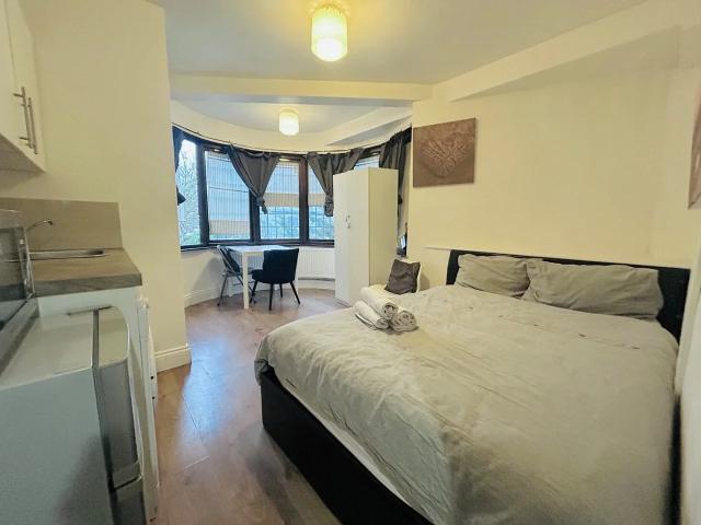 Flat for rent in Hendon Central, The Hyde