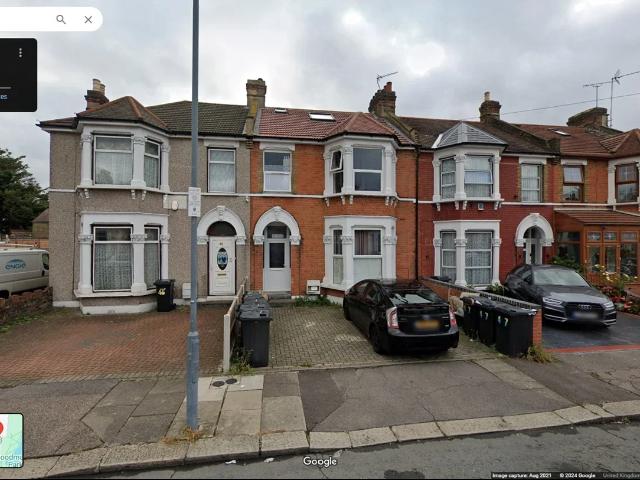 Flat for rent in Chadwell Heath, Greater London