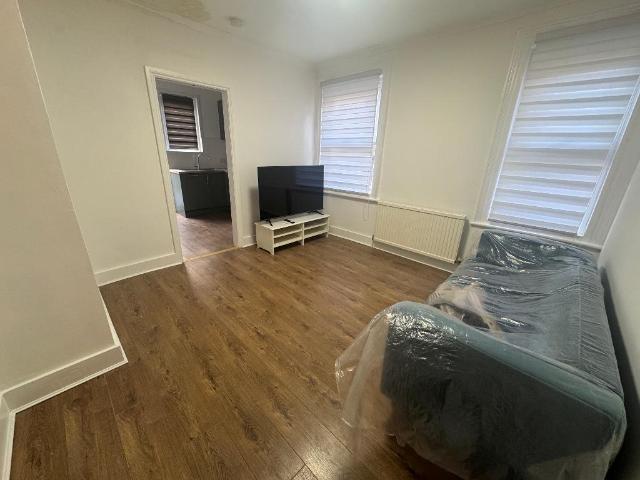 Flat for rent in Shepherd's Bush, Greater London