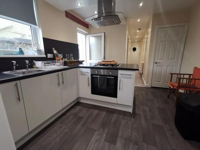 Flat for rent in Cattedown, Mount Wise