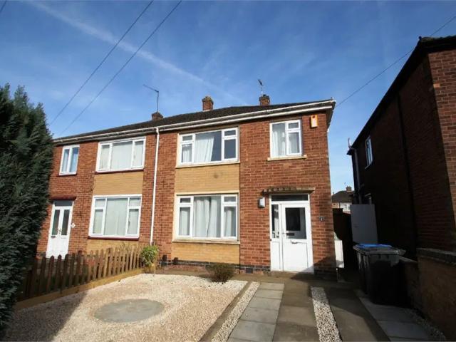 Flat for rent in Overslade, New Bilton