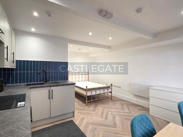Flat for rent in Huddersfield, Kirklees