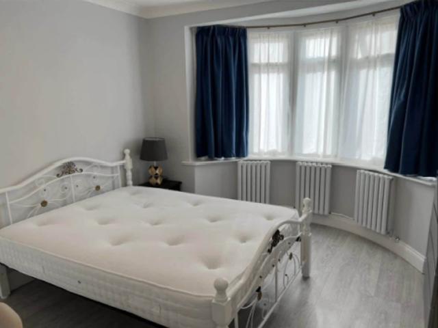 Flat for rent in Slough