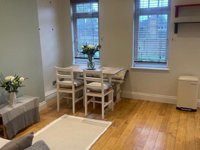 Flat for rent in London Borough of Richmond upon Thames, Greater London
