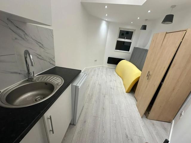 Flat for rent in London Borough of Lewisham, Greater London