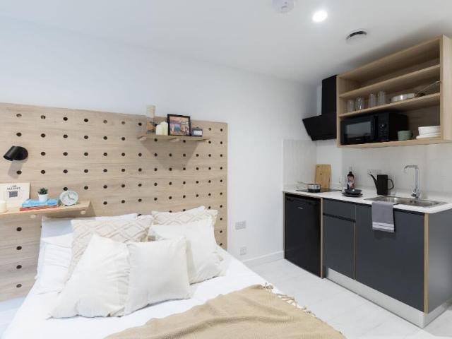 Flat for rent in London Borough of Tower Hamlets, Greater London