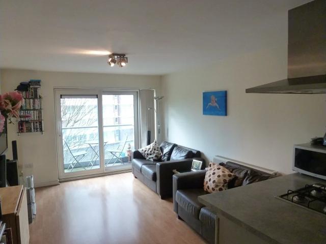 Flat for rent in Ratcliffe, Greater London