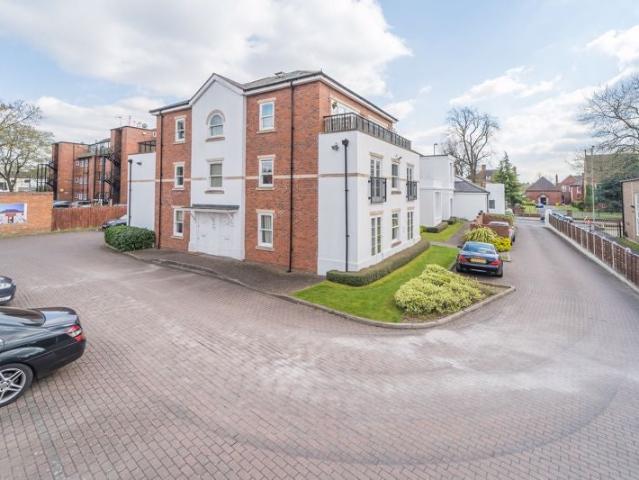 Flat for rent in Compton, West Midlands