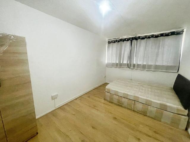Flat for rent in Canning Town, Greater London
