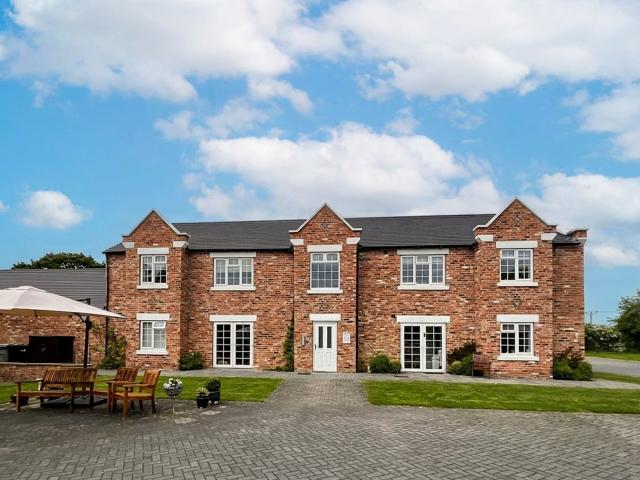 Flat for rent in Sandbach Heath, Sandbach