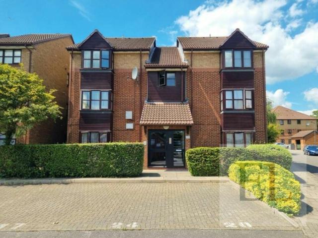 Flat for rent in London Borough of Brent, Greater London