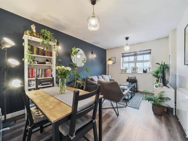 Flat for rent in Swinton Park, Salford