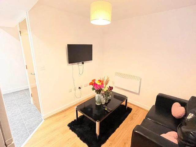 Flat for rent in St Matthew's, Old Wharf