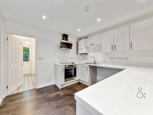 Flat for rent in Falcon Lodge, Wales