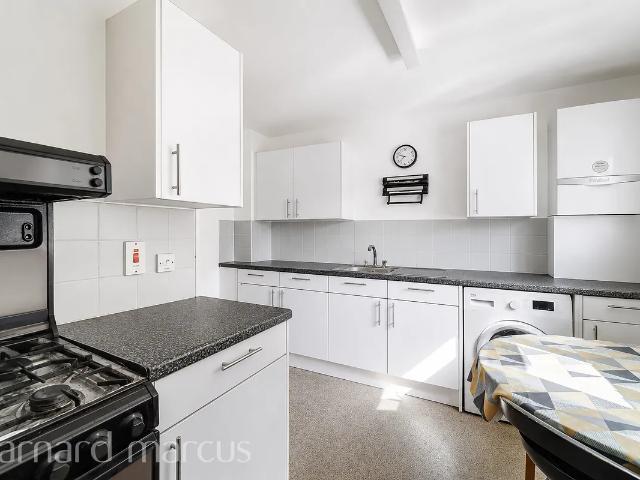 Flat for rent in New Malden, Greater London