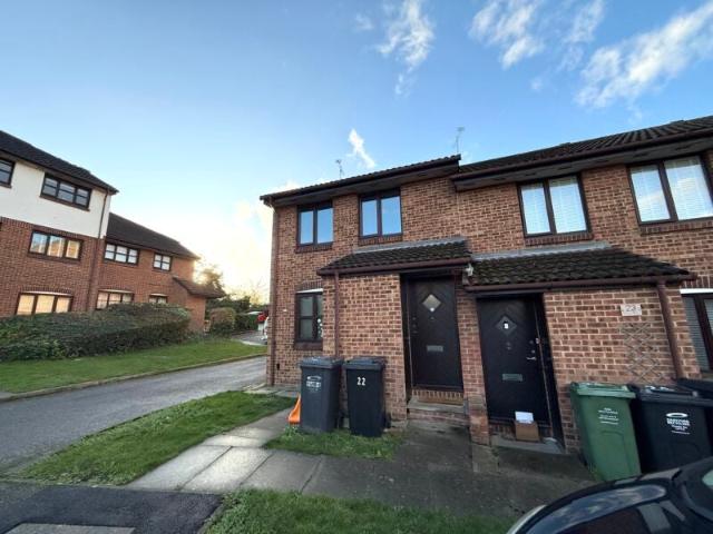 Flat for rent in Worcester Park Estate, Monks Orchard