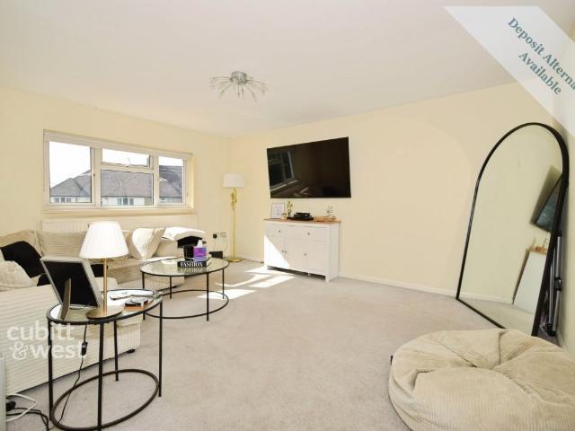 Flat for rent in Copthorne, Mid Sussex