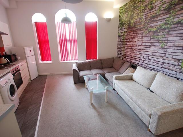 Flat for rent in Hurst, Greenheys