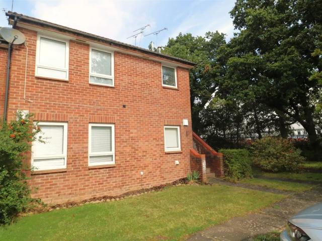 Flat for rent in Park Hill, Green Close