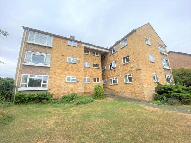 Flat for rent in Ickenham, Greater London