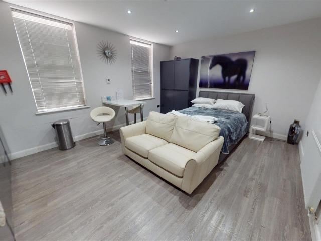 Flat for rent in Southport, Sefton