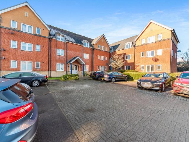 Flat for rent in Falcon Lodge, Wales