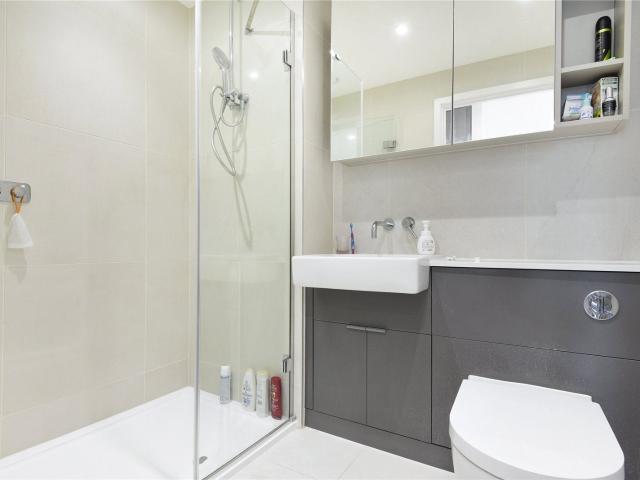 Flat for rent in Woodberry Down, Stoke Newington