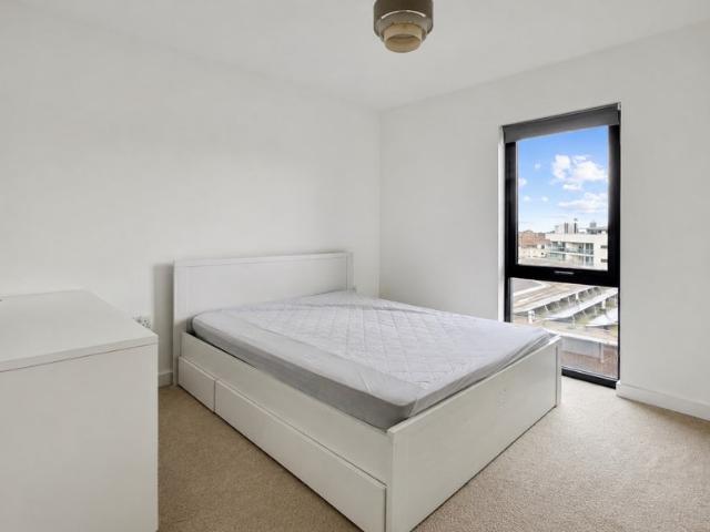 Flat for rent in London Borough of Tower Hamlets, Greater London
