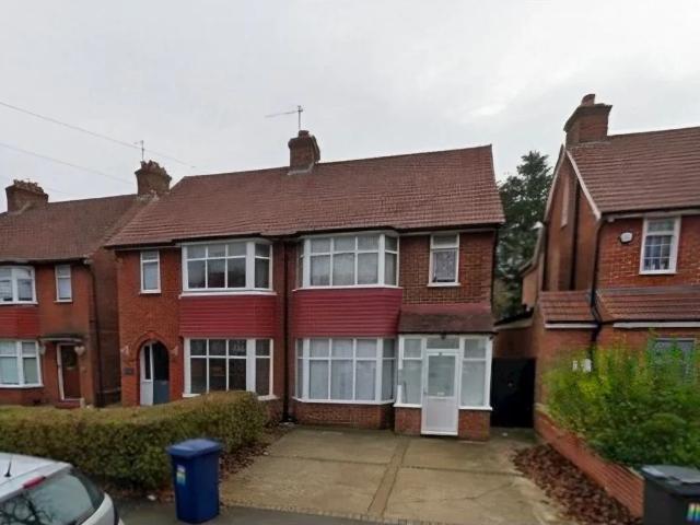 Flat for rent in Golders Green Estate, Greater London