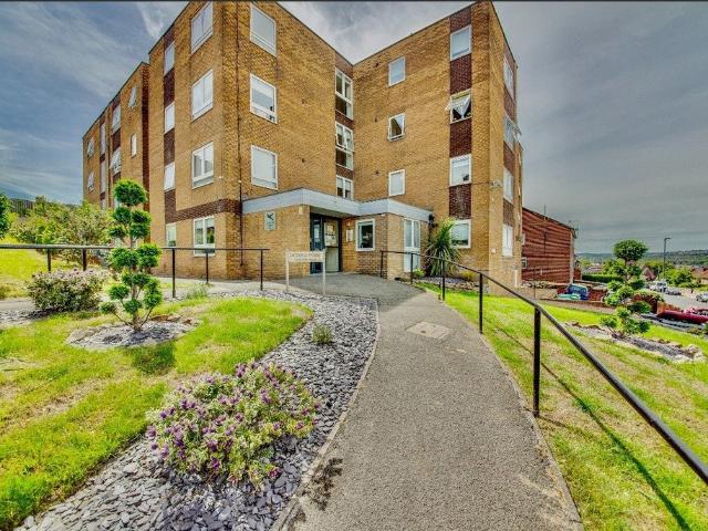 Flat for rent in Rawmarsh, Eastwood