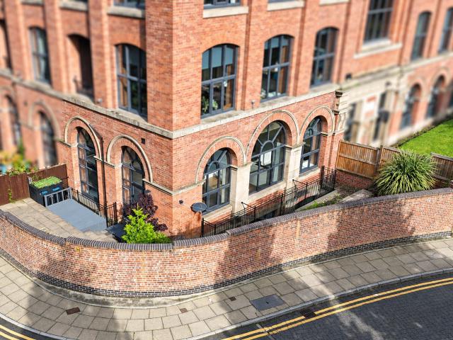 Flat for rent in Dunscar, Bolton