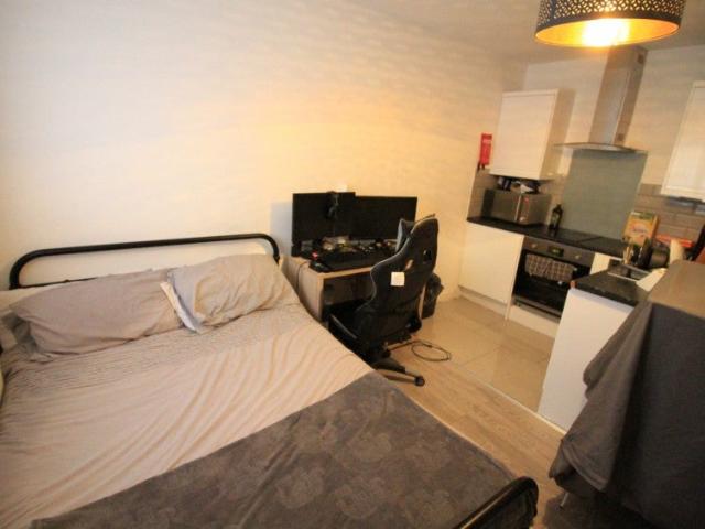 Flat for rent in Hillfields, West Midlands