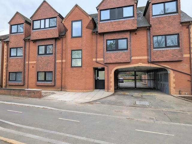Flat for rent in Coundon, West Midlands