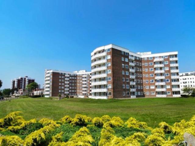 Flat for rent in Queens Park, Bournemouth