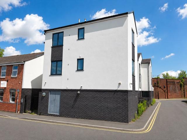 Flat for rent in Sydenham, Green Close