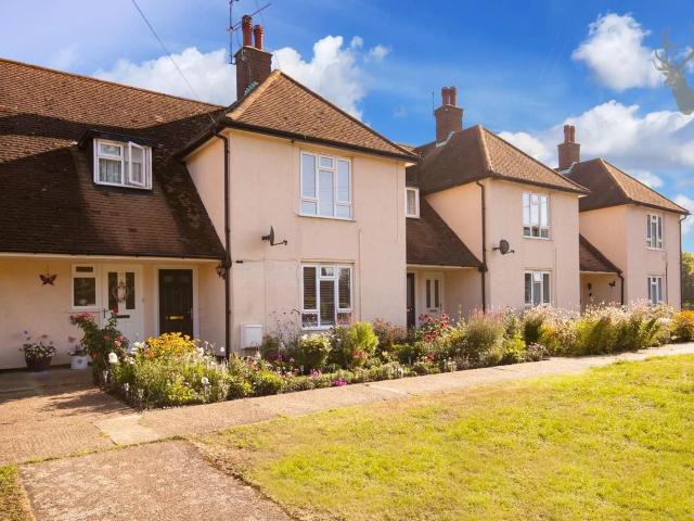 Flat for rent in Middle Park, Greater London