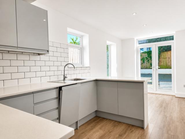Flat for rent in Pengam Green, Falcon Lodge