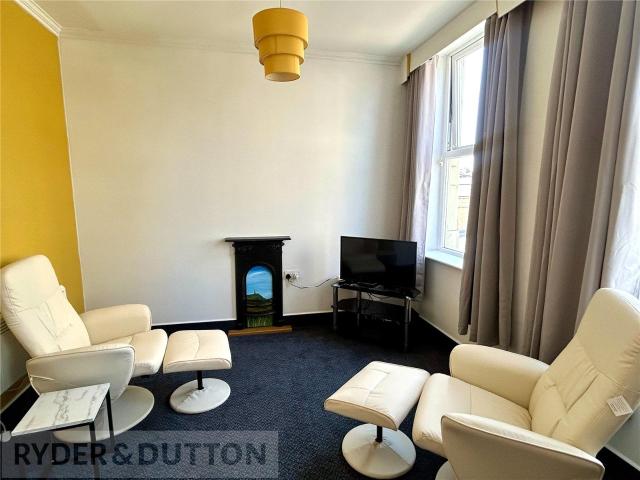 Flat for rent in Woolshops, Calderdale