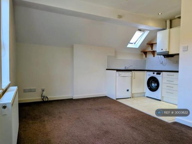 Flat for rent in Falcon Lodge, Wales