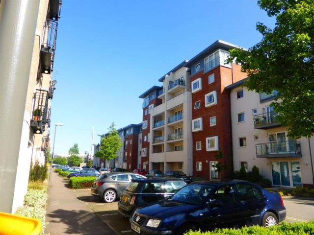 Flat for rent in Southcourt, Aylesbury