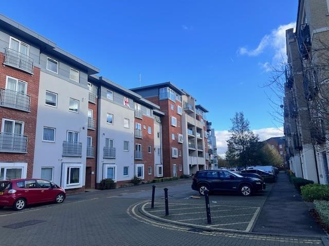 Flat for rent in Southcourt, Aylesbury