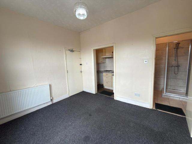 Flat for rent in London Borough of Redbridge, Greater London