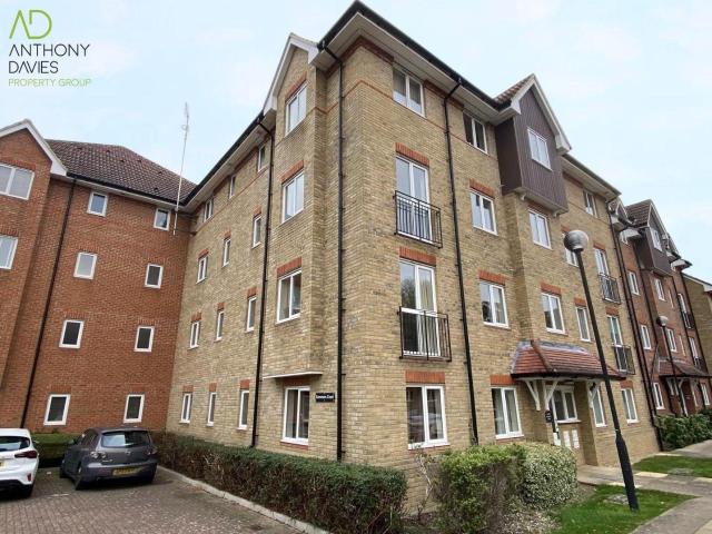 Flat for rent in Kings Hill, Colliers End