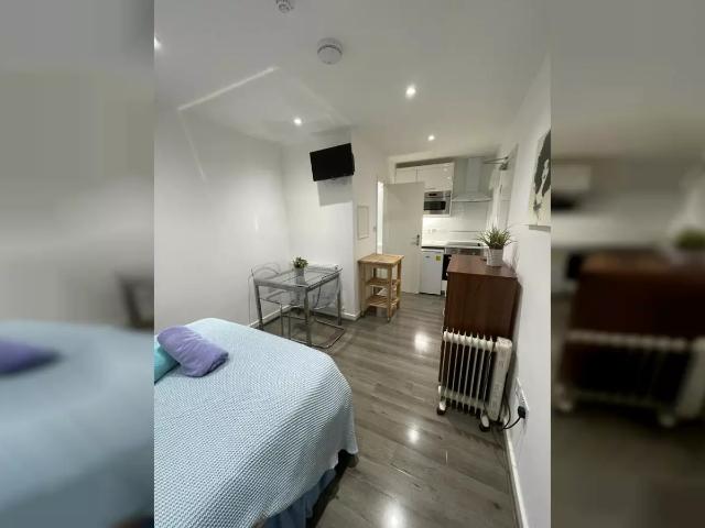 Flat for rent in Cricklewood, Cricklewood