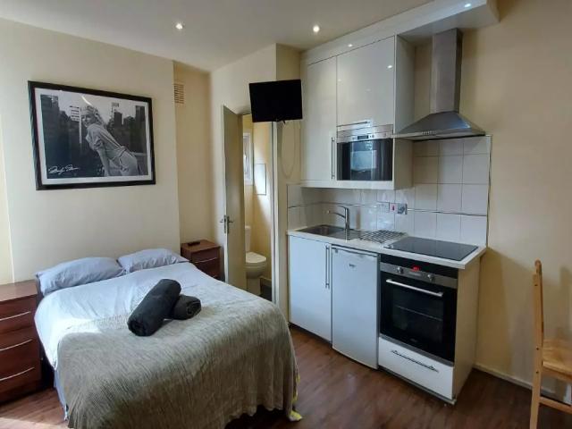 Flat for rent in Cricklewood, Cricklewood