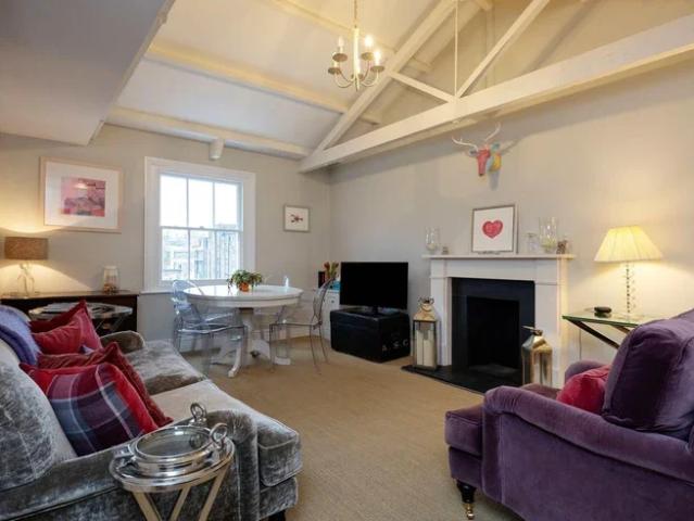 Flat for rent in Brompton, Greater London