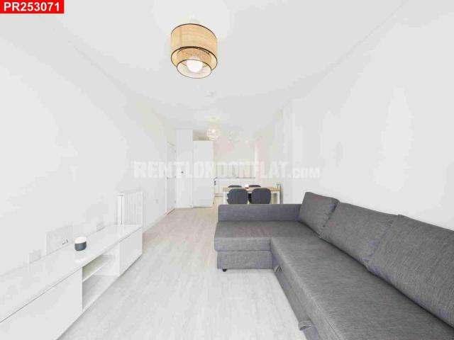 Flat for rent in Hayes, Greater London