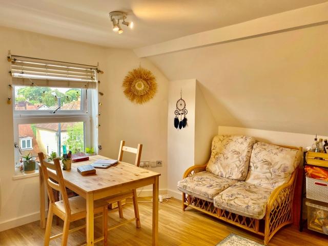 Flat for rent in Furze Platt, Maidenhead
