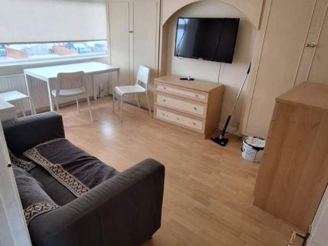 Flat for rent in Barkingside, Isle Of Man