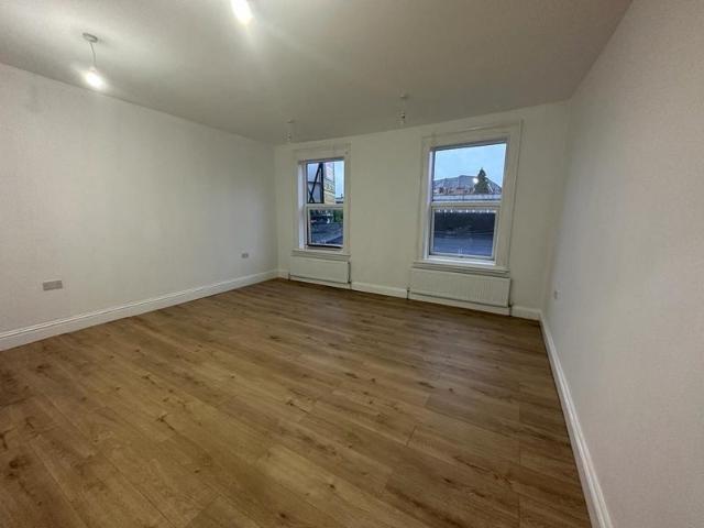 Flat for rent in London Borough of Brent, Greater London